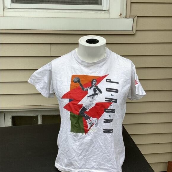 Tomato girlNike Gray Tag Michael Jordan White Graphic Print T-shirt Sz YOUTH L